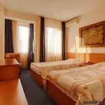 Plaza Hotel 3*
