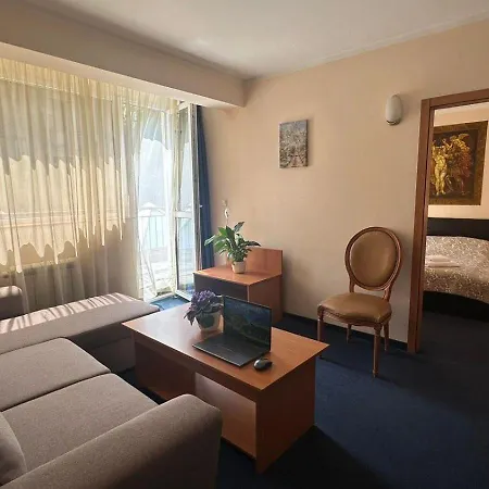 Rocentro Hotel 3*