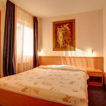 Szálloda Plaza 3*
