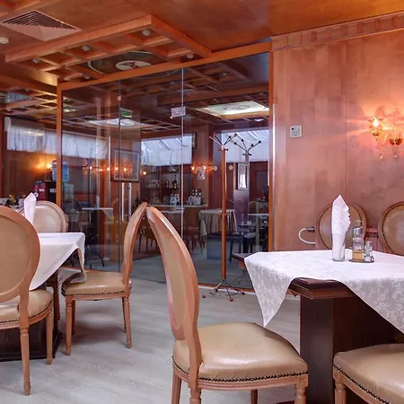 Hotel Rocentro 3*