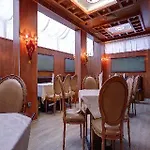 מלון Plaza 3*