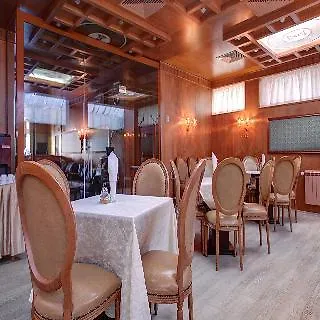 Hotel Plaza 3*