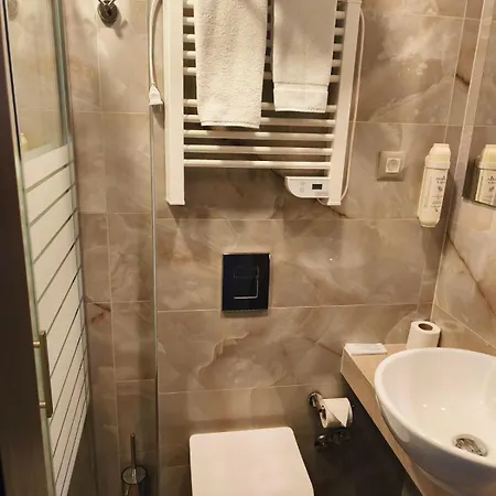 Plaza Hotel 3*